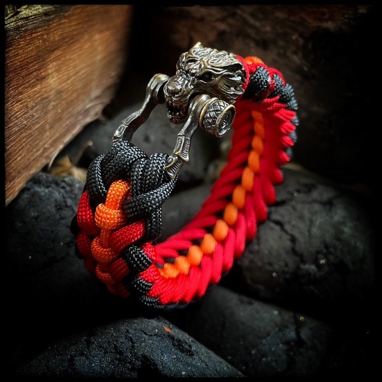 Wolf head paracord Shackle bracelet clasp – WikkedKnot jewelry