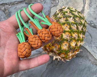 Paracord pineapple keyfob