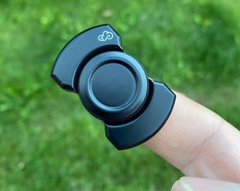 Solid steel quality fidget spinner with magnets