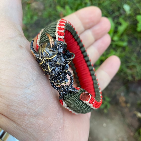 Hannya Clasp Bracelet: Army Green & Red Paracord, Brass Shackle