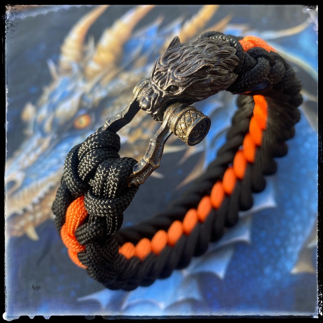 Buy The Snarling Wolf Paracord Bracelet Online in India