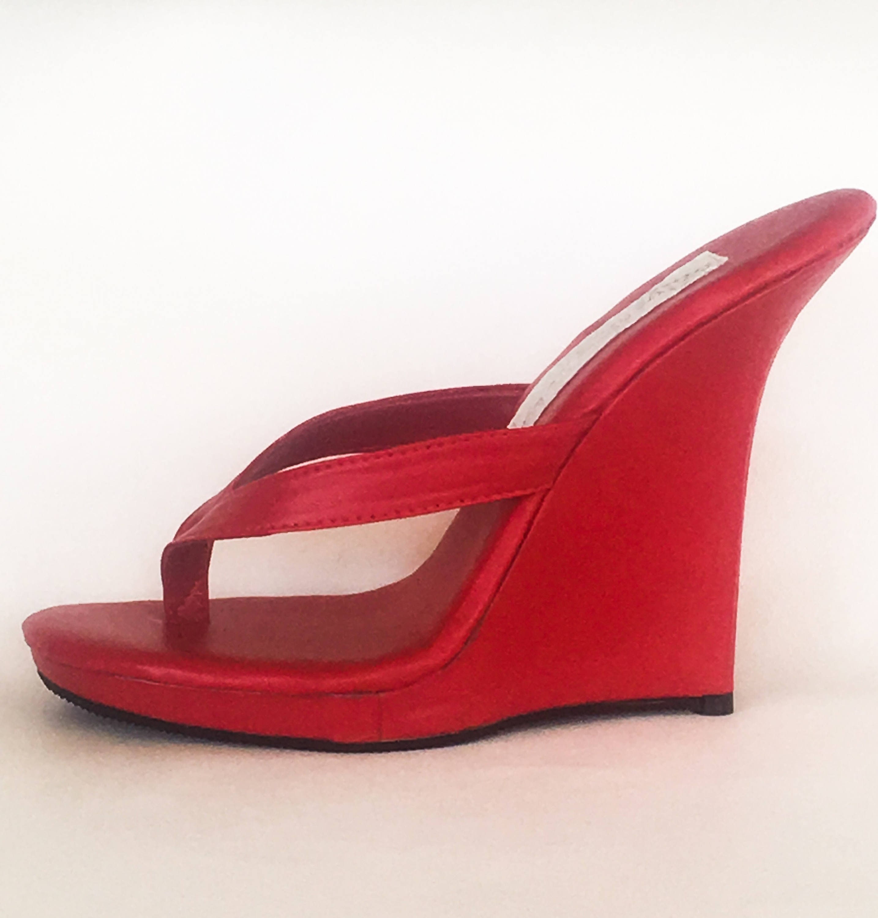 Manolo Blahnik Susa Snakeskin Thong Sandals in Red | Lyst