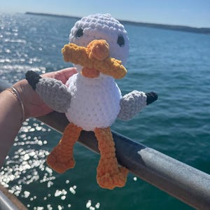 Handmade Seagull Plush Toy with Chip – Cute Crochet Bird, UKCA Tested Soft Toy, Coastal Gift for Kids & Beach Lovers
