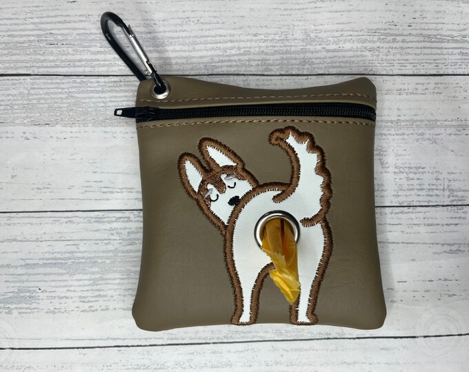 Brown and white Husky Dog poop bag holder - Pet waste bag dispenser - handmade - free shipping to canada