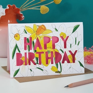Cartão de aniversário com corte de papel de flor de nascimento de março