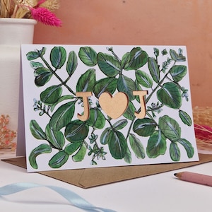 Tarjeta de boda clásica personalizada recortada en papel