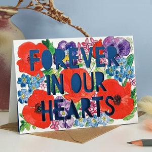 Forever in Our Hearts Carte de sympathie découpée en papier, carte du Souvenir, carte de deuil