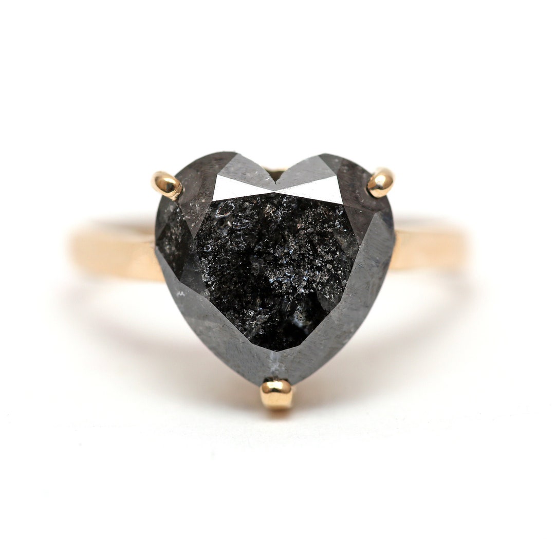 18k Black Diamond Heart Ring Etsy