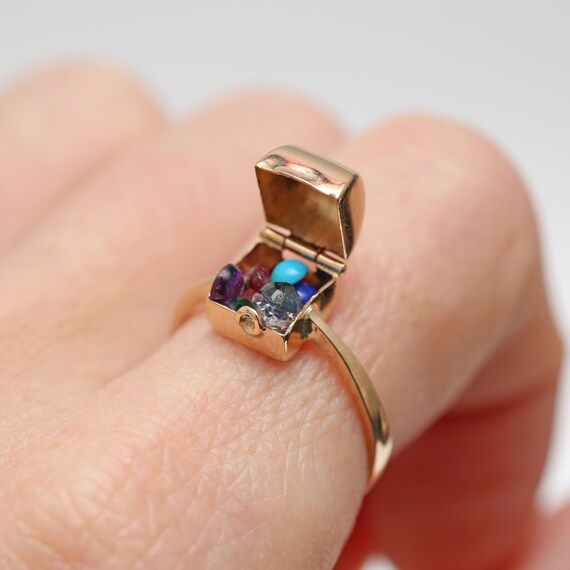 14k Treasure Chest Ring Gem