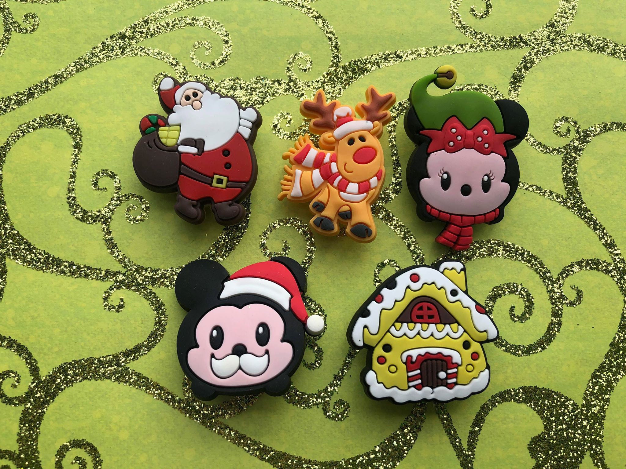 インクレディブル 靴 オーナメント ディズニー Disney Charms Shoe Charms Mickey Santa Shoe Charm Minnie Elf