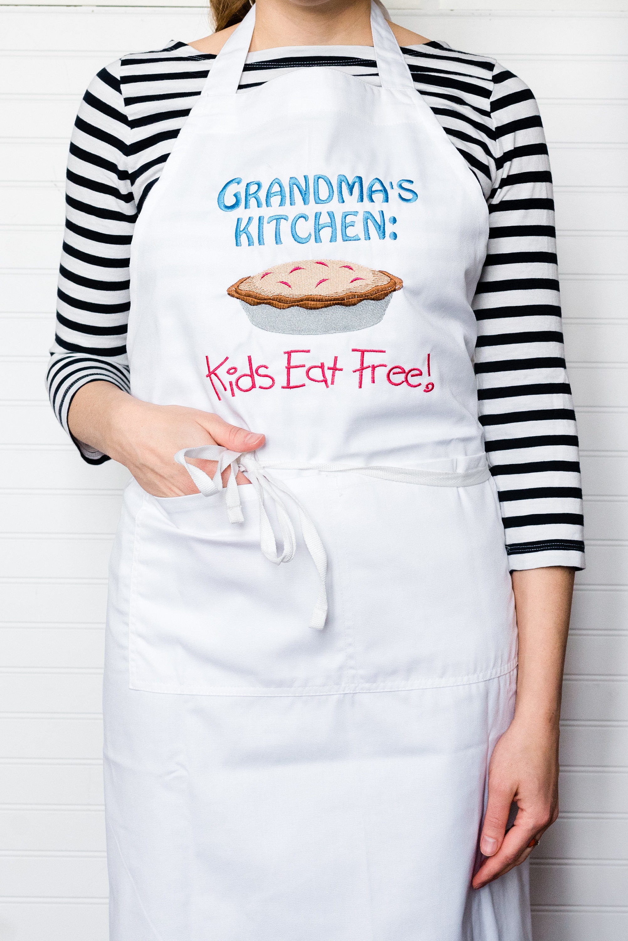 Grandmas Kitchen Apron Personalized Grandma Gift Embroidered Etsy Canada