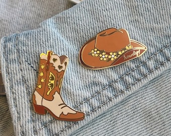 Cowgirl Boot Pin - Cowgirl Hat Pin w. Howdy !  Cute Southwest / Western / Southern Enamel Pins - Tan with Daisy - Hat Pin - Gifts