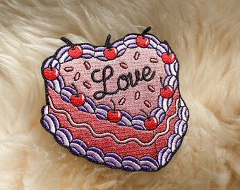 Love Cake Patch - Pink Iron on Patch Coquette Embroidered Patches for Jackets - Girlycore Aesthetic - Vintage Cake Patch - Valentine's Day