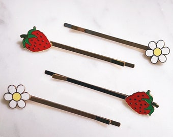 Strawberry & Daisy Bobby Pins - Accessoires pour cheveux - Épingles à cheveux mignonnes - Barrettes - Cottagecore - Lazy Daisy - Bijoux aux fraises - Fleurs sauvages