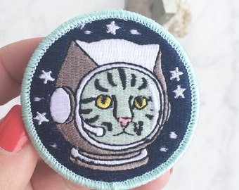 Space Cat Patch / Iron On Patch, Embroidered Applique – Astronaut Cat – Alien Cat