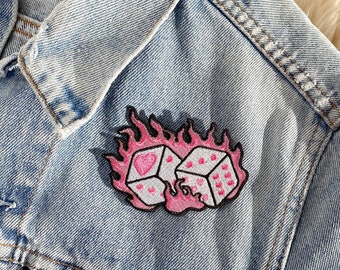 Flaming Dice Patch - Bügelbild - Aufnäher für Jacken - Girlycore - Herz Würfel Aufnäher - Handgemacht - Accessoires