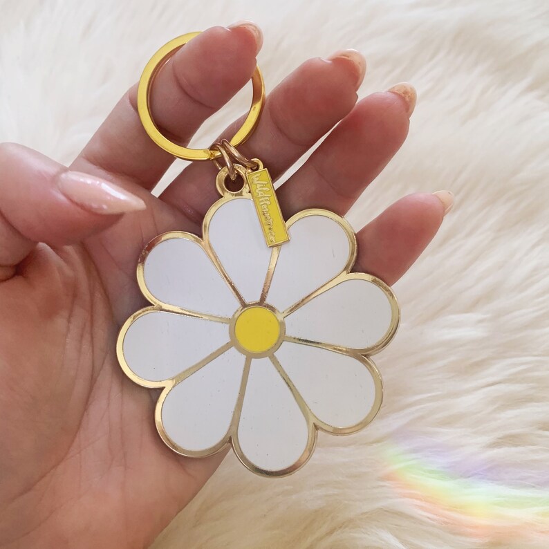 Daisy Enamel Keychain Lazy Daisy Flower Keyring Cute Gift Etsy