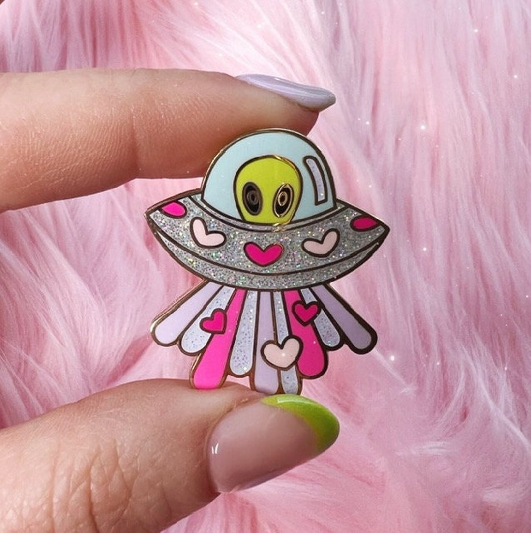  Prime Creations Aliens Enamel Pin for UFO Lovers - The