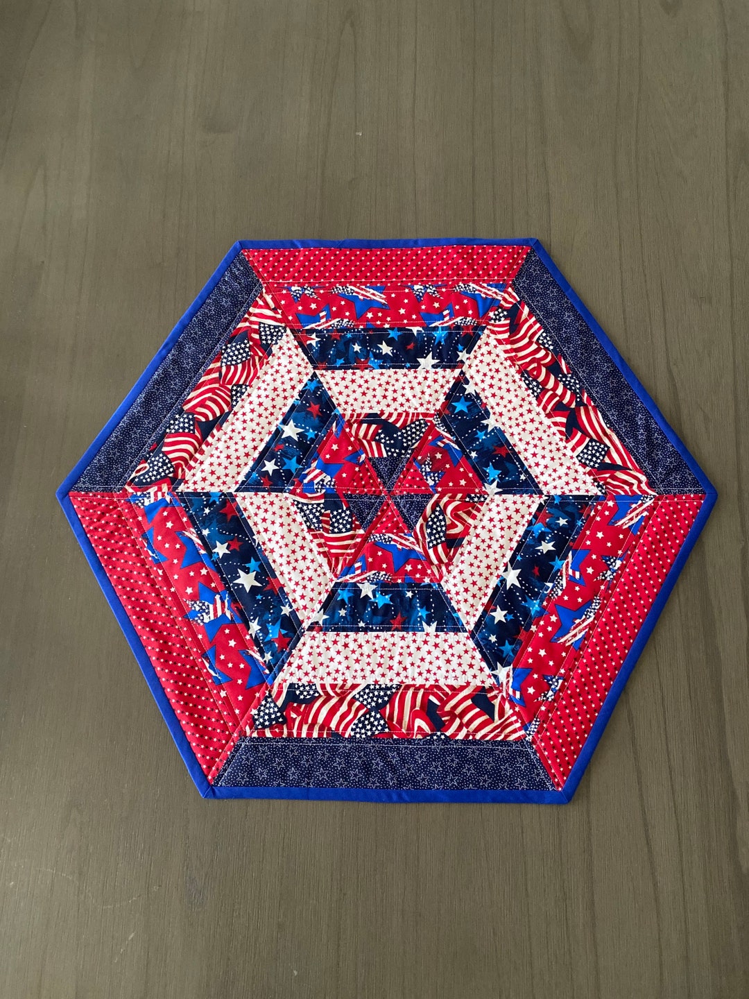 Hexagon Table Topper, Quilted Table Topper, 4th July Table Topper, Red