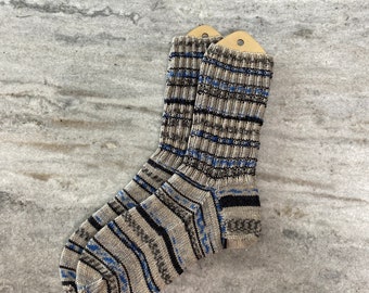 Men's average size Socks, Wool Socks, hand knitted Socks, handmade Socks, US shoe size 10-13, free shipping in the lower 48