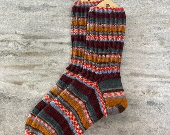 Men's average size Socks, Wool Socks, hand knitted Socks, handmade Socks, US shoe size 9-12, free shipping in the lower 48
