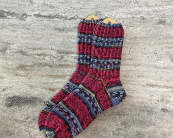 Men's average size Socks, Wool Socks, hand knitted Socks, handmade Socks, US shoe size 9-12, free shipping in the lower 48