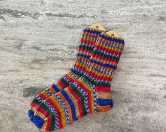Men's average size Socks, Wool Socks, hand knitted Socks, handmade Socks, US shoe size 10-13, free shipping in the lower 48