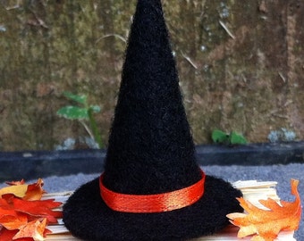 Dollhouse Miniature Artisan Witches Hat with Burgandy Sparkle Bow