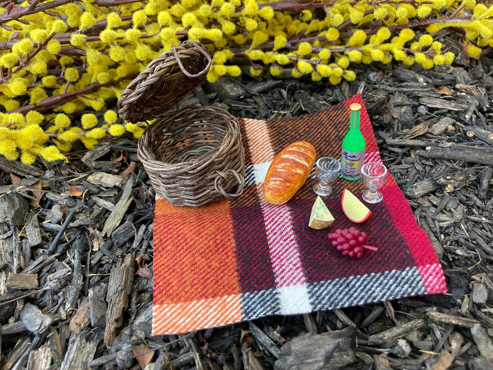 Dollhouse Miniature Picnic Basket W/ Lid Wine Cheese Grapes Etsy