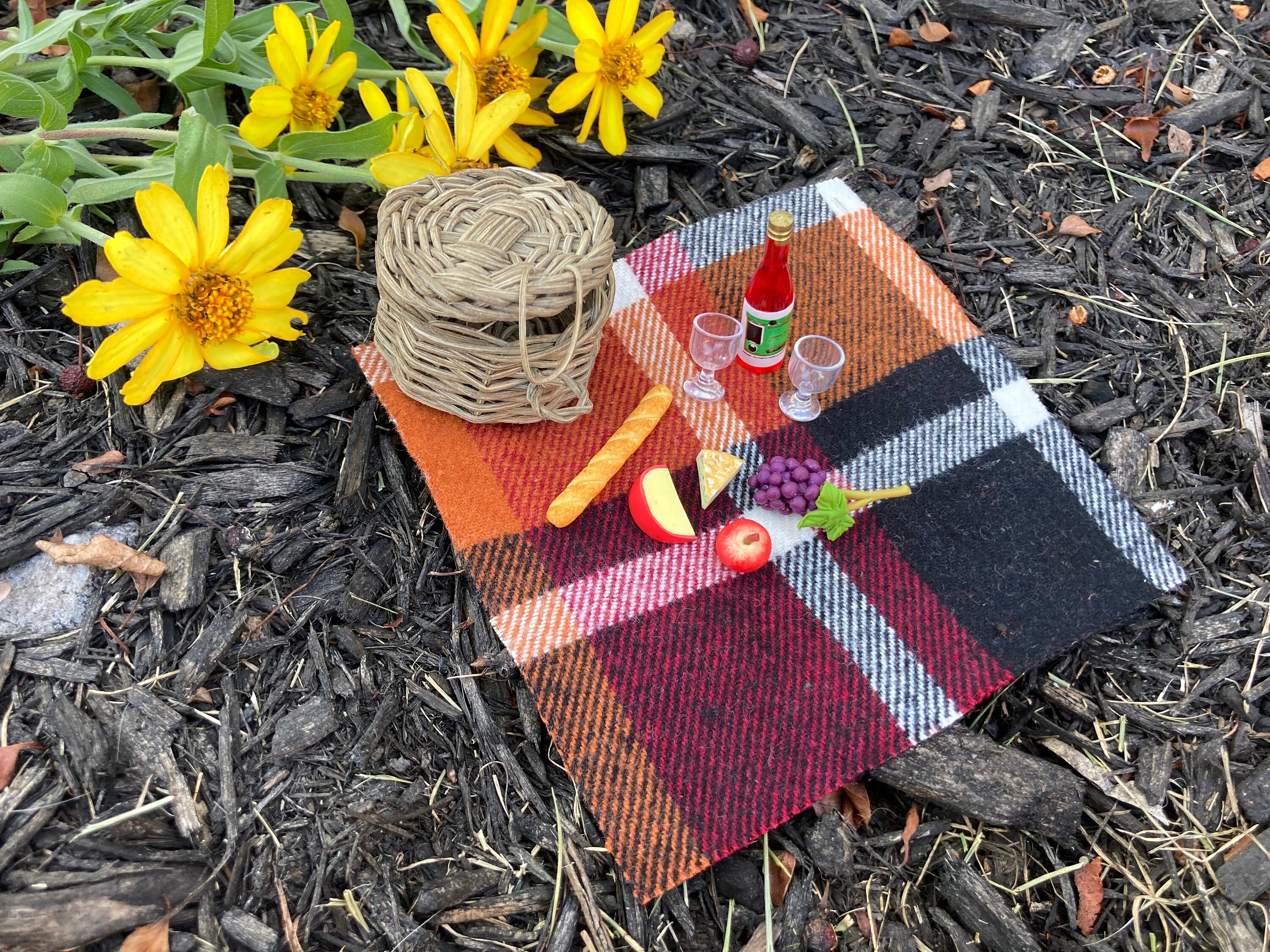 Dollhouse Miniature Picnic Basket w/ Lid Wine Cheese Grapes Etsy