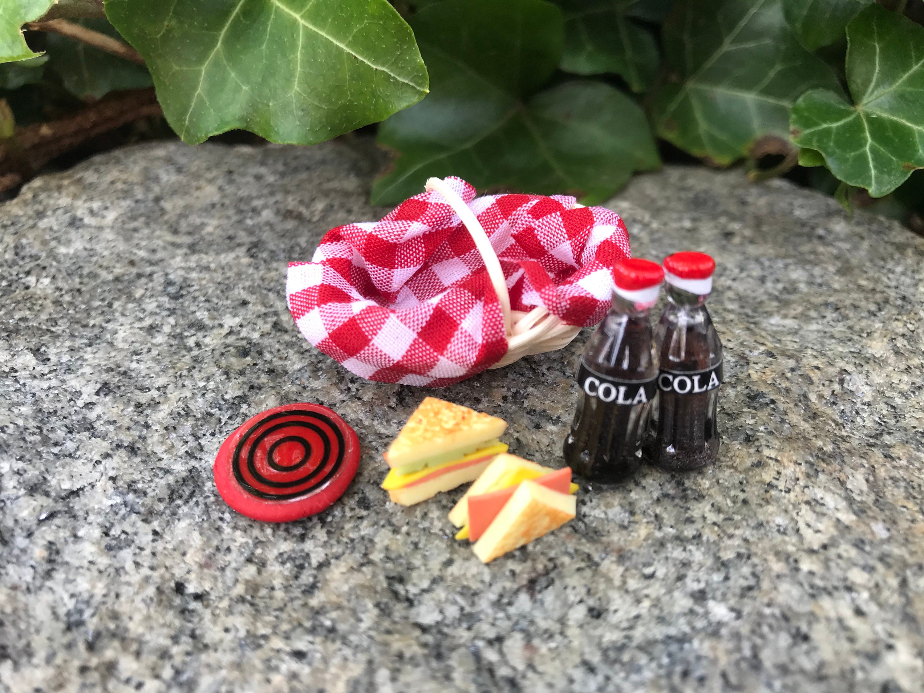 Dollhouse Miniature Picnic Basket Set Cokes Frisbee Sandwiches Etsy