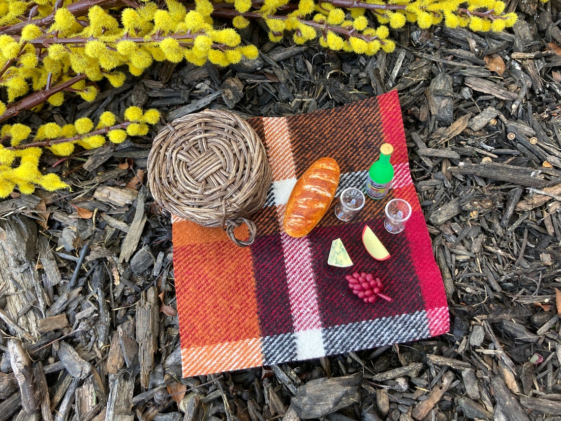 Dollhouse Miniature Picnic Basket W/ Lid Wine Cheese Grapes Etsy