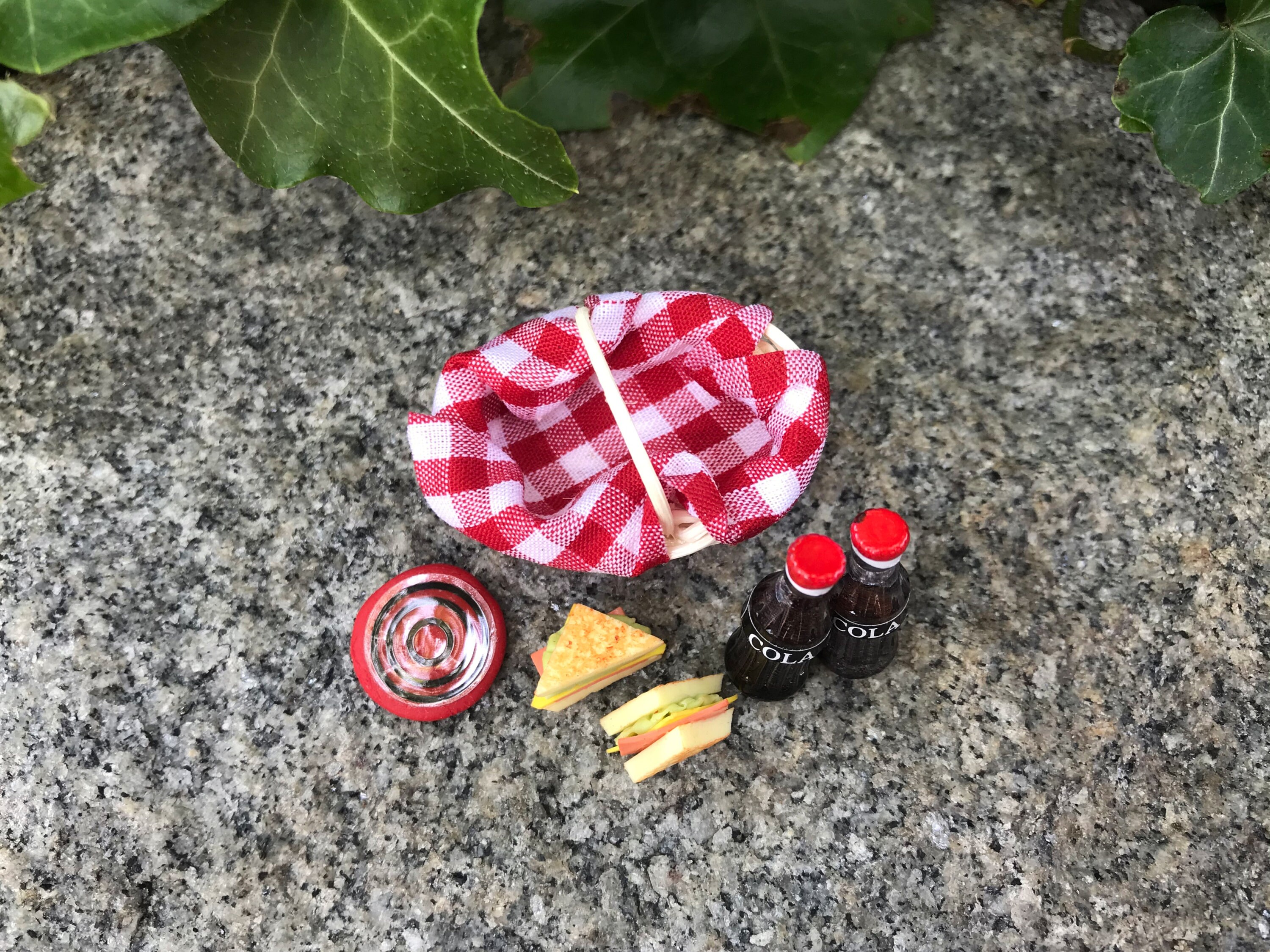 Dollhouse Miniature Picnic Basket Set Cokes Frisbee Sandwiches Etsy