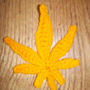 pattern only crochet pot leaf motif
