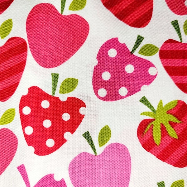 Metro Market Robert Kaufman Strawberries Red Pink Dot Cotton Quilting Fabric 1 1/2 yards