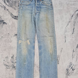 Vintage 90&#39;s LEVIS 501 Distressed Faded Ripped  Levis 501 Light Blue Jeans Levis 501 Made In Usa Sun Faded Rust Stain Jeans L0400 Size 31X32
