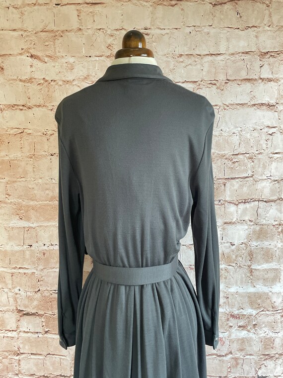 Vintage Dress Belted Flared Grey Jersey Classic M… - image 10