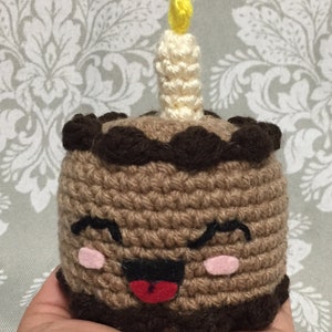 Mini födelsedagstårta AMIGURUMI VIRKMÖNSTER