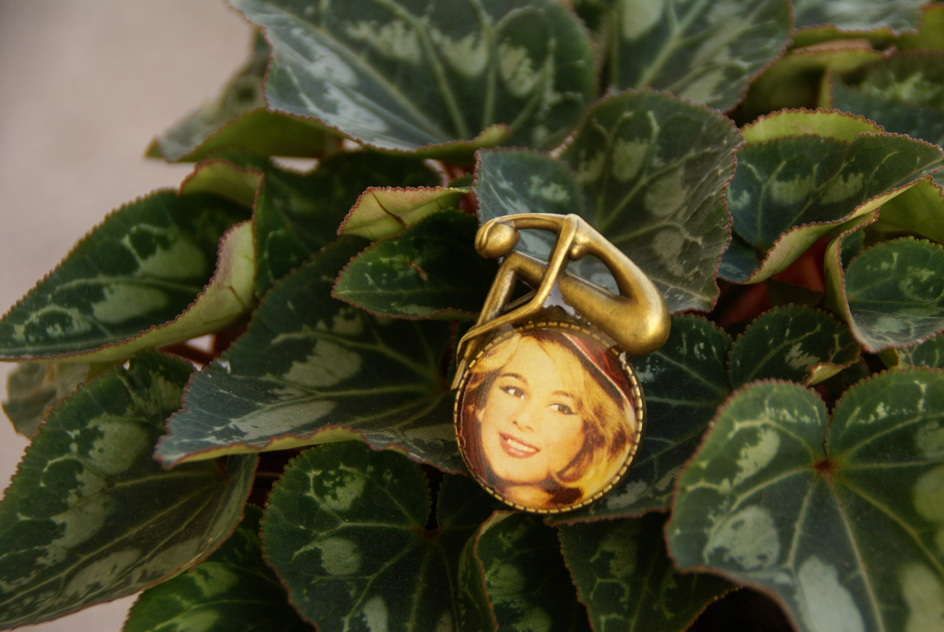 Aliki Vougiouklaki Greek Actress in a Retro Style Brooch. - Etsy 