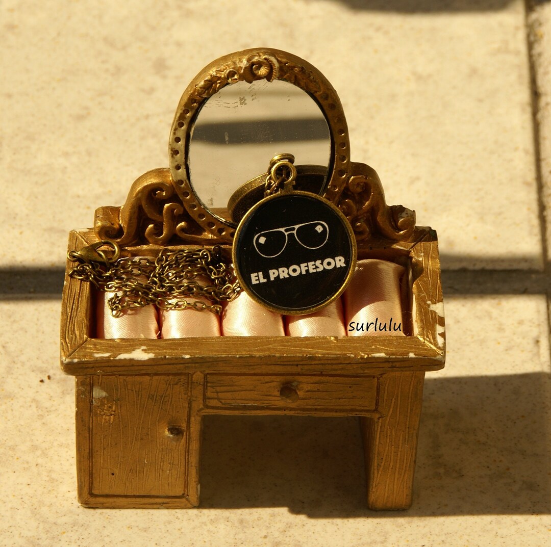 Gafas del profesor, Alvaro Morte, La casa de Papel, Money heist