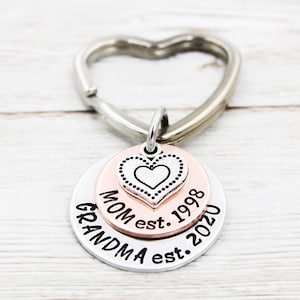 Mom Grandma Est Keychain, Mother Keyring, Gift For New Grandma, 1st Grandchild Gift, Mothers Day Gifts, Gift For Mom, From Grandchildren