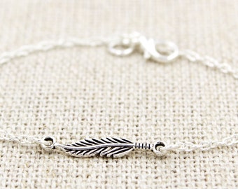 Feather Charm Bracelet, Bird Feather Bracelet, Dainty Feather Jewelry, Minimalist Bracelet, Simple Boho Bracelet, Silver Feather