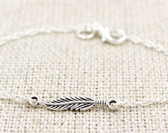Feather Charm Bracelet, Bird Feather Bracelet, Dainty Feather Jewelry, Minimalist Bracelet, Simple Boho Bracelet, Silver Feather