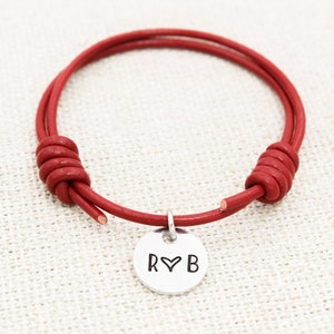 Personalisierte Paare Rot Armband, Leder Rote Schnur Armband, Jubiläumsgeschenk, Paare Armbänder, Schutz Schmuck, Lederarmband