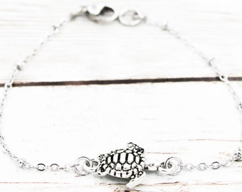 Sea Turtle Bracelet, Turtle Charm Bracelet, Beach Jewelry, Sea Life Jewelry, Turtle Lover Gift, Ocean Jewelry, Beach Gifts, Beach Wedding
