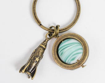 Saturn Schlüsselanhänger, Rakete Schlüsselanhänger, Raumschiff Schlüsselanhänger, Planet Schlüsselanhänger, Weltraum Schmuck, Geeky Geschenk, Galaxy Schlüsselanhänger, Wissenschaft Geschenk, Galaxy Geschenk