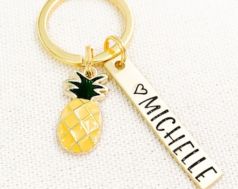 Custom Name Pineapple Keychain, Pineapple Bridal Favors, Personalized Pineapple Keyring, Island Wedding, Pineapple Gifts, Fruit Lover Gift