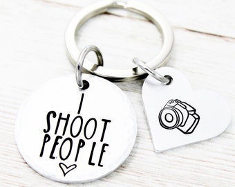 Photographer Keychain, I Shoot People Key Chain, Gift For Photographer, Photography Gifts, Camera Keyring, Camera Accessories, Photo Taking
