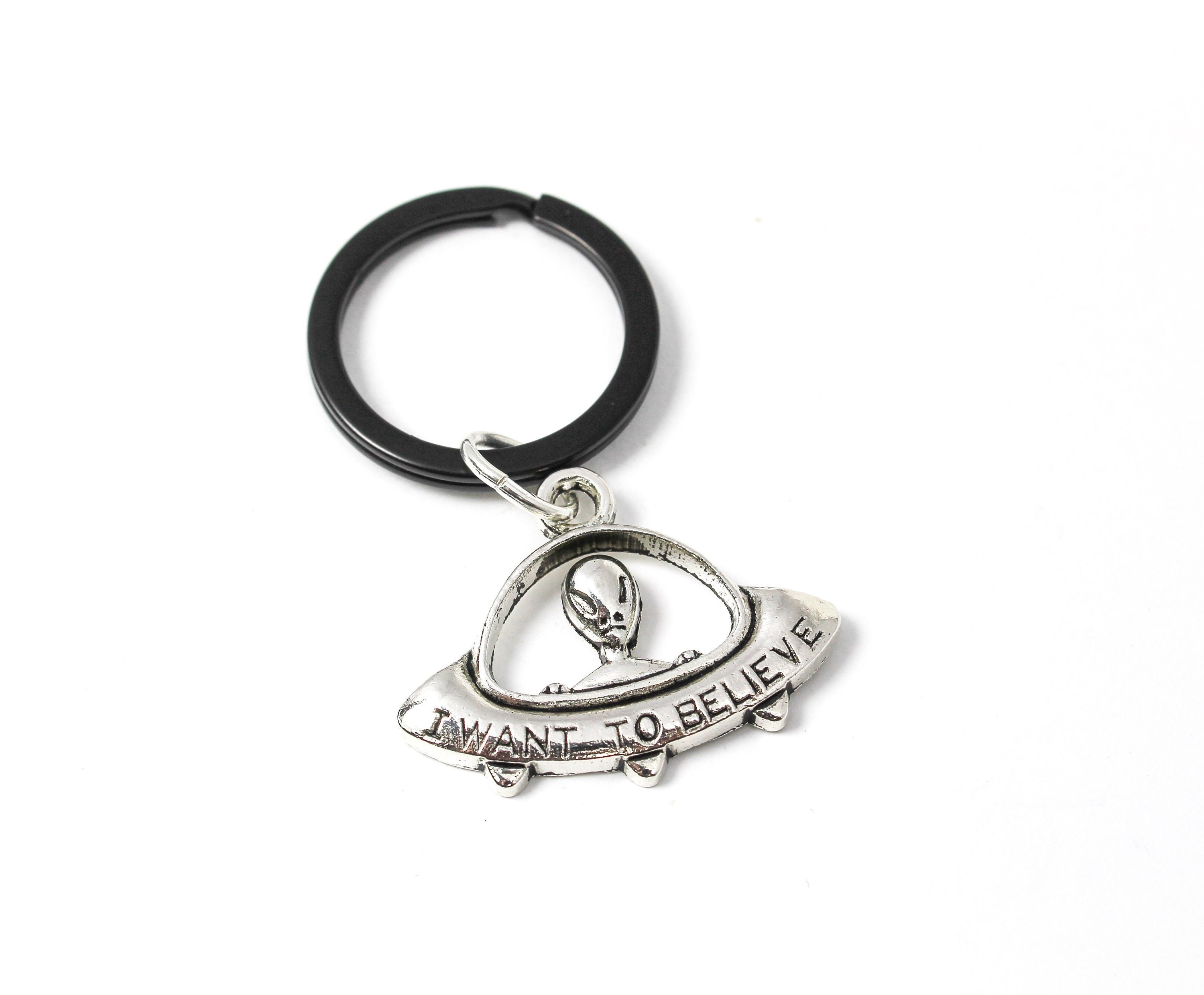 Alien Keychain, Spaceman Keyring, Outer Space Gift, I Want to Believe ...