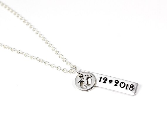 Expecting 2024 mom necklace